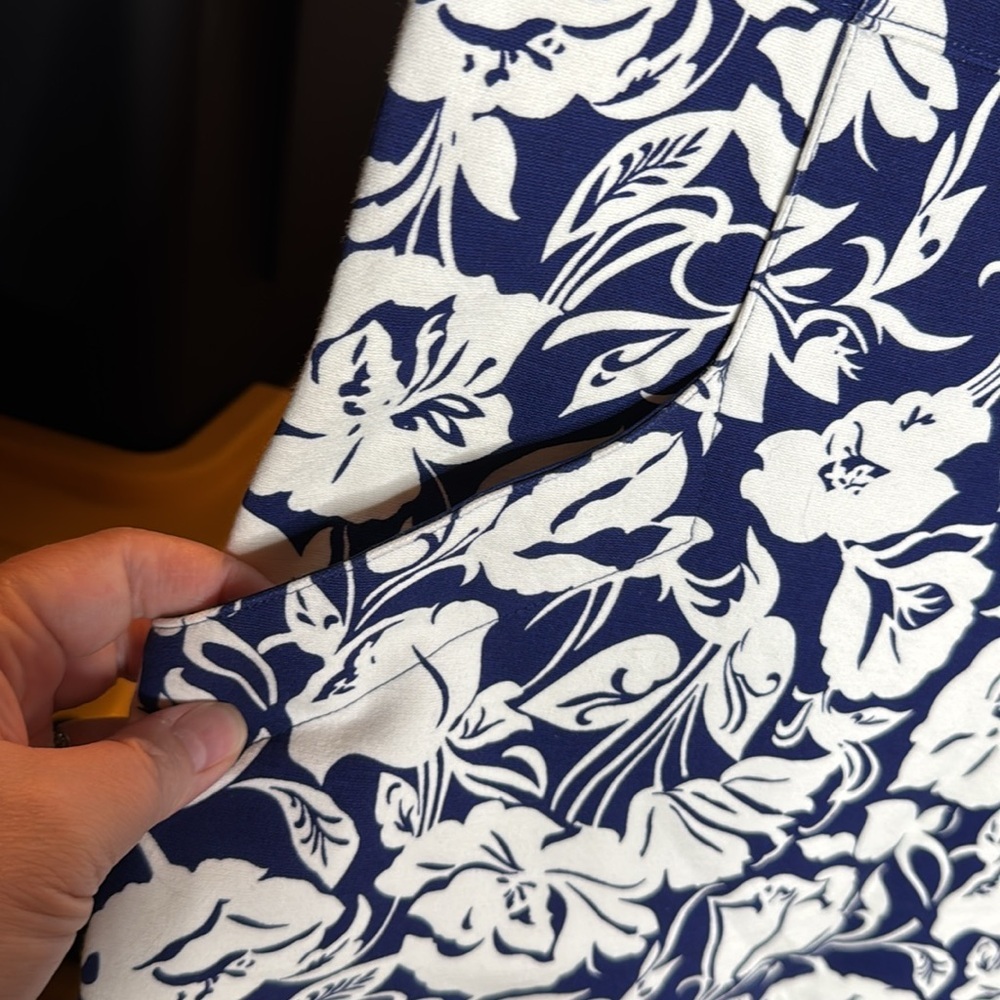 NWOT Lands’ End Navy White Floral Shift Dress Petite 6P Keyhole Stretch Pockets - Picture 13 of 13